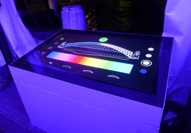 Interaktivní LED osvětlení mostu v Sydney