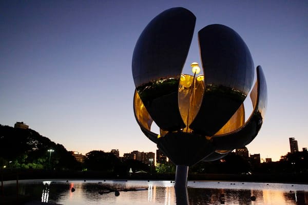 RGB LED lights installed in Floralis Genérica2
